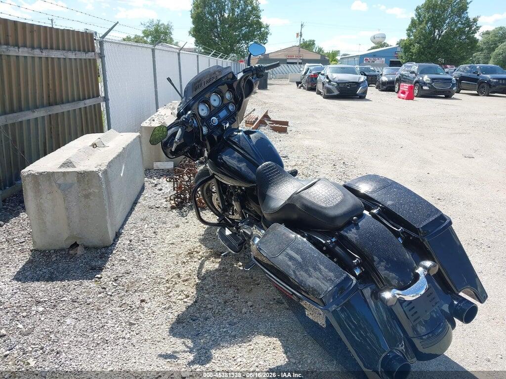 1HD1KBM13DB638555 2013 HARLEY-DAVIDSON FLHX photo no. 3