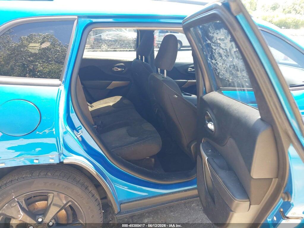 1C4PJLCB0JD595646 2018 JEEP CHEROKEE photo no. 8