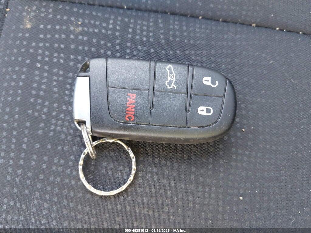 1C3CCCFB7HN509634 2017 CHRYSLER 200 photo no. 11