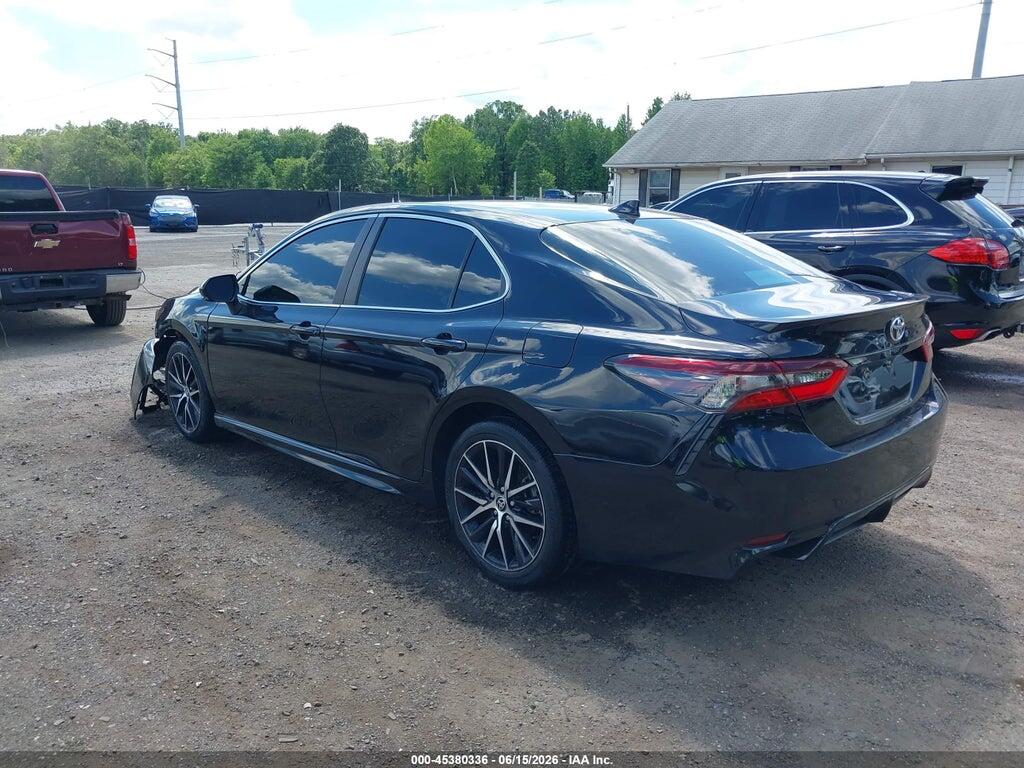 4T1G11BK7MU033569 2021 TOYOTA CAMRY photo no. 3