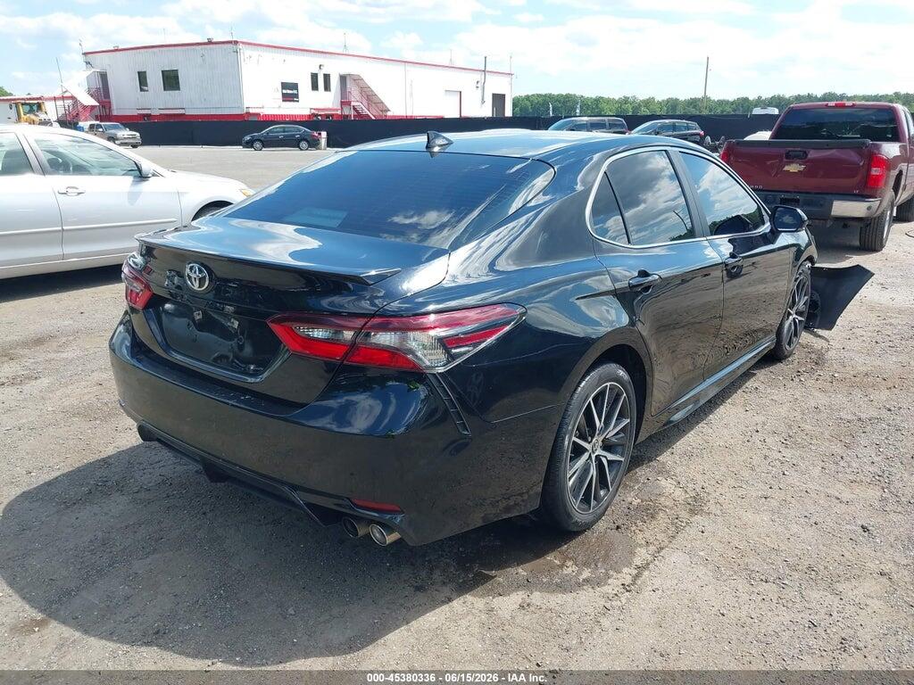4T1G11BK7MU033569 2021 TOYOTA CAMRY photo no. 4
