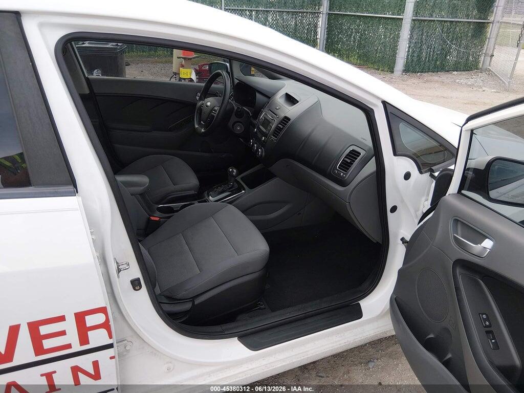 3KPFK4A71JE240724 2018 KIA FORTE photo no. 5