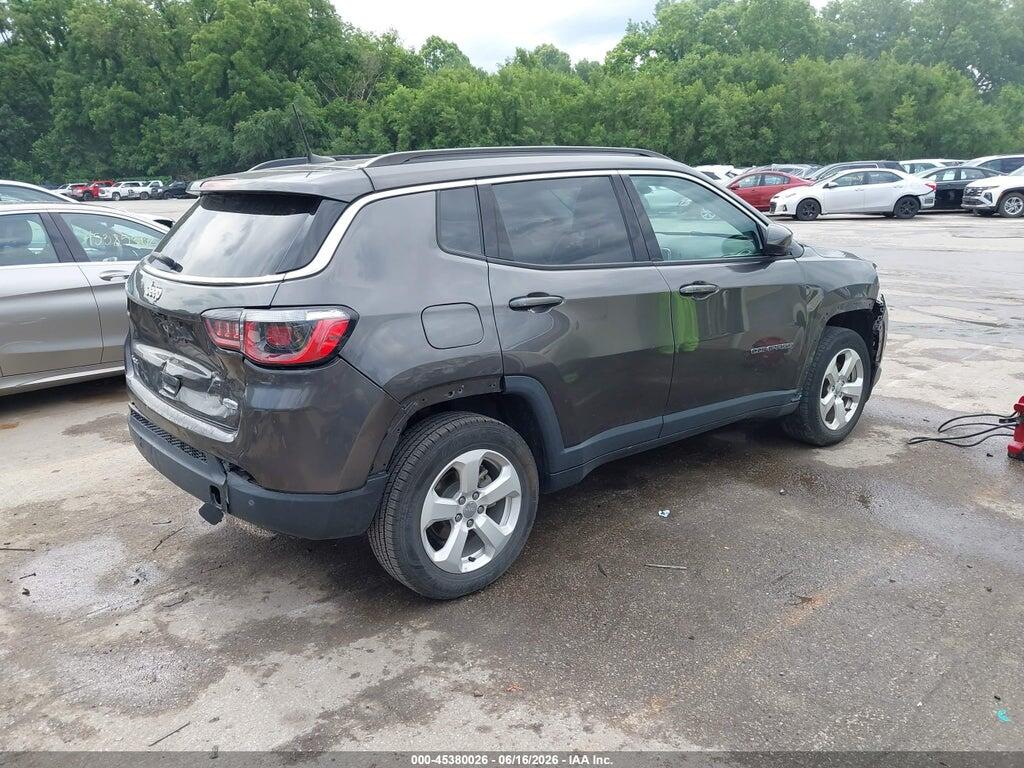 3C4NJDBB8JT393534 2018 JEEP COMPASS photo no. 4