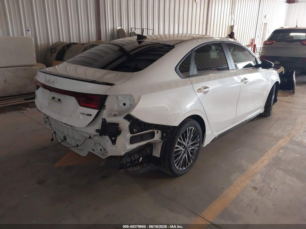 3KPF54AD3RE754986 2024 KIA FORTE photo no. 4