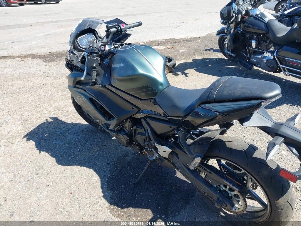 ML5EXEP18SDAD7332 2025 KAWASAKI EX650 photo no. 3