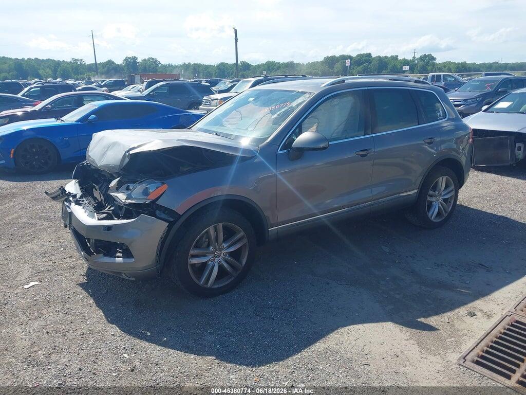 WVGEP9BP4DD012209 2013 VOLKSWAGEN TOUAREG photo no. 2