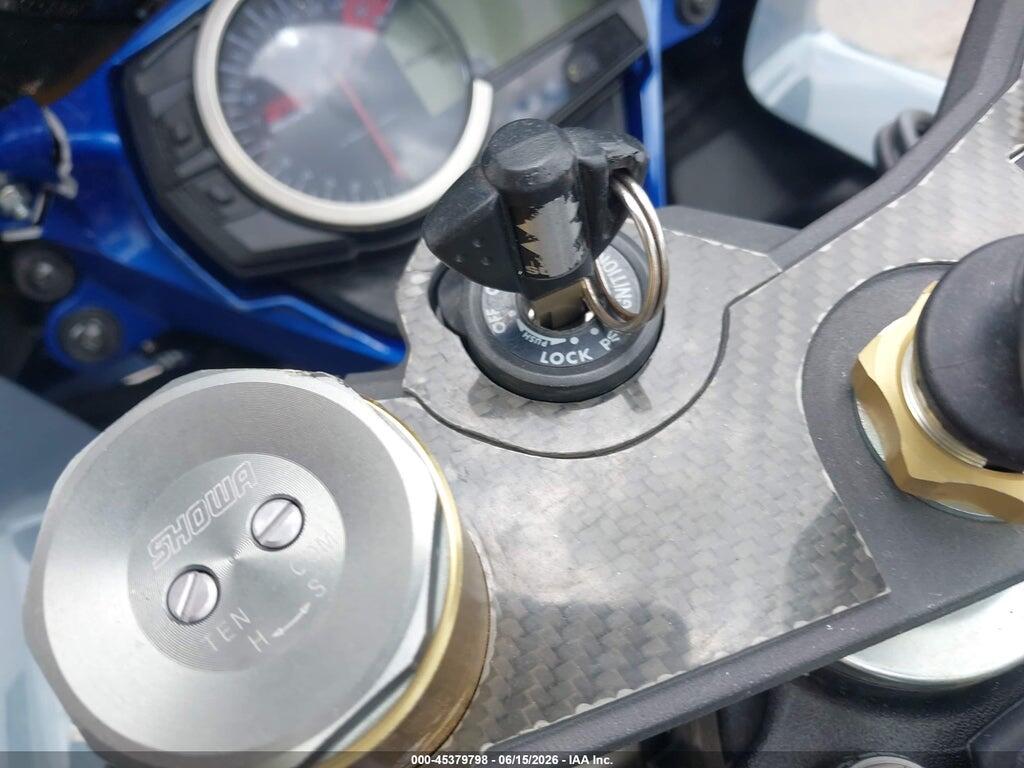JS1GR7MA8C2102228 2012 SUZUKI GSX750 photo no. 11