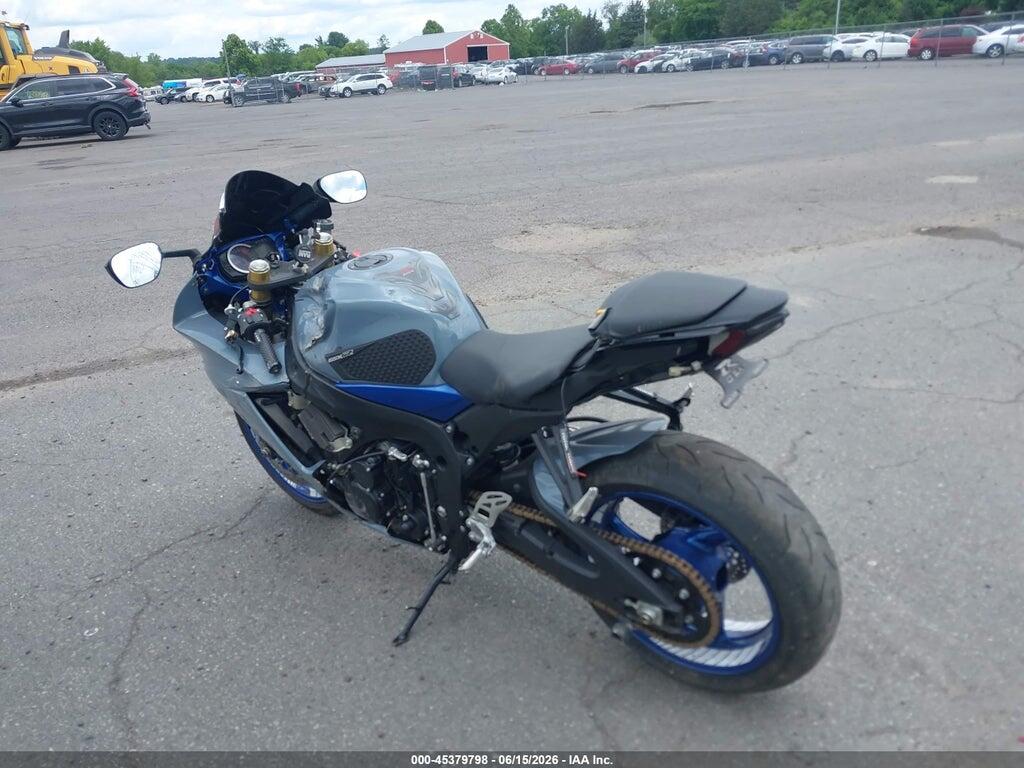 JS1GR7MA8C2102228 2012 SUZUKI GSX750 photo no. 3