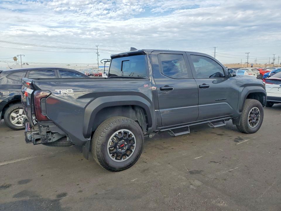 2024 TOYOTA TACOMA TRD OFF-ROAD — Фото 3 из 12