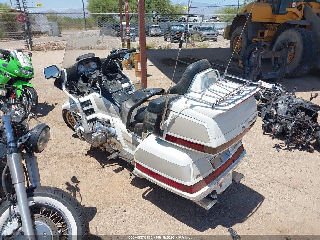 1HFSC2237WA002128 1998 HONDA GL1500 photo no. 3