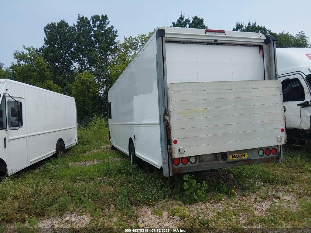 1F66F5KY8J0A08246 2018 FORD F-59 COMMERCIAL STRIPPED photo no. 3