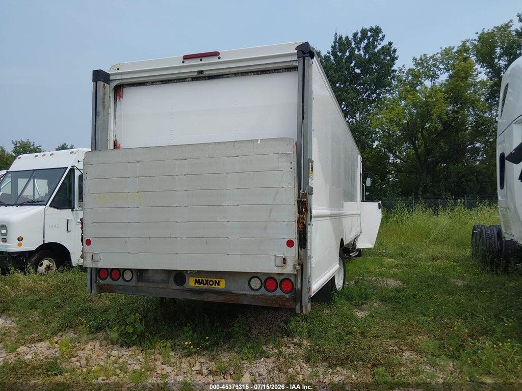 1F66F5KY8J0A08246 2018 FORD F-59 COMMERCIAL STRIPPED photo no. 4