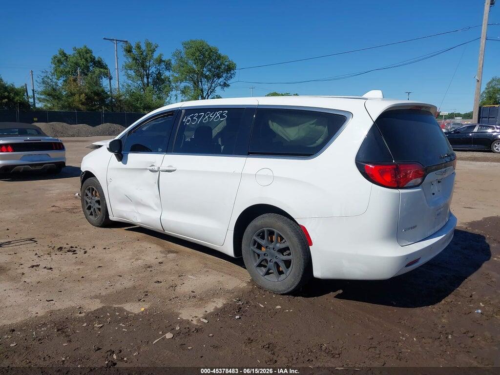 2C4RC1CG5LR110985 2020 CHRYSLER VOYAGER photo no. 3
