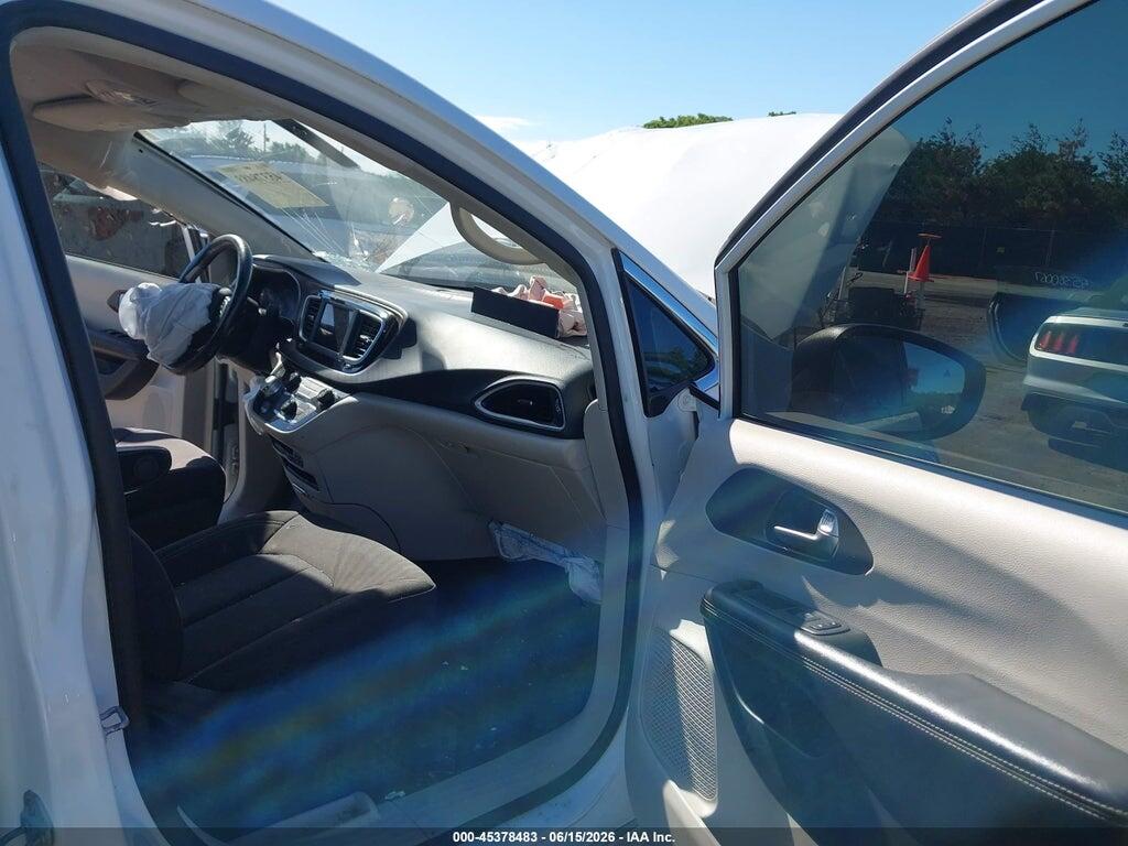 2C4RC1CG5LR110985 2020 CHRYSLER VOYAGER photo no. 5