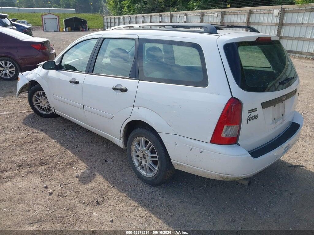 1FAFP36392W207145 2002 FORD FOCUS photo no. 3