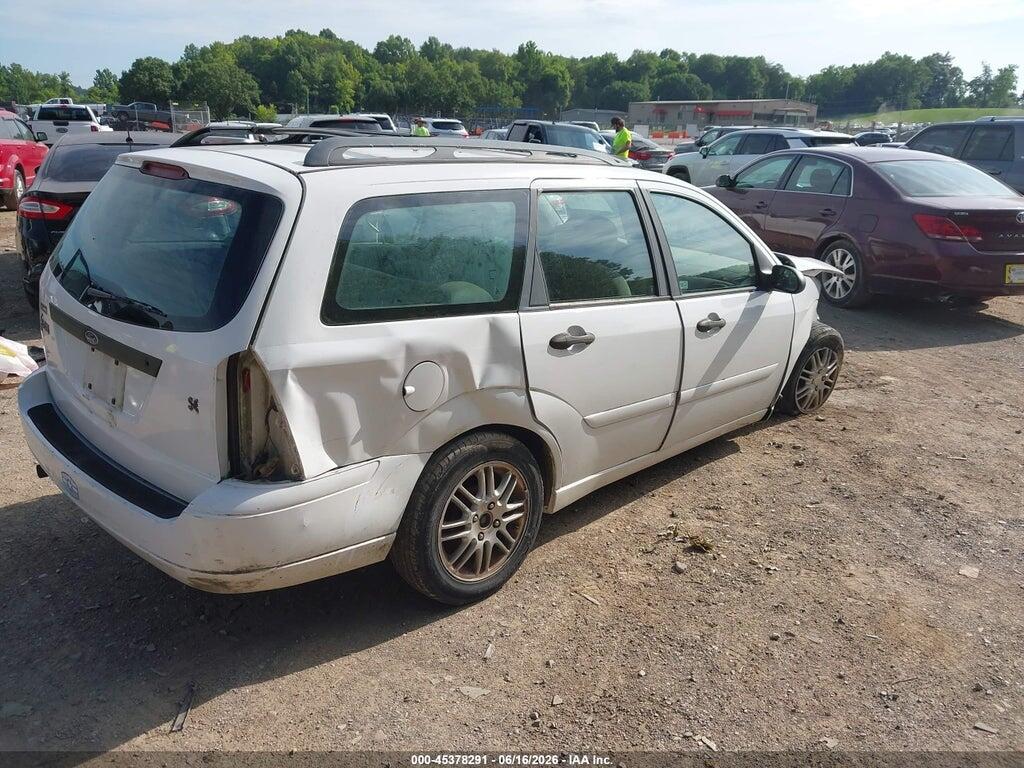 1FAFP36392W207145 2002 FORD FOCUS photo no. 4