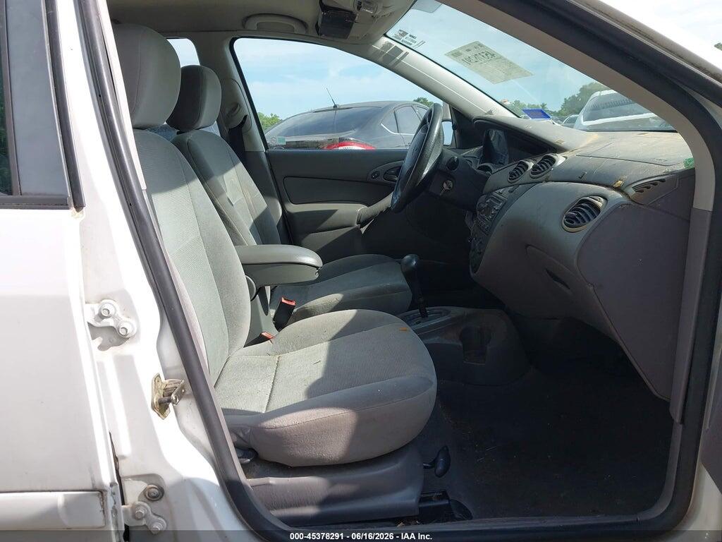 1FAFP36392W207145 2002 FORD FOCUS photo no. 5