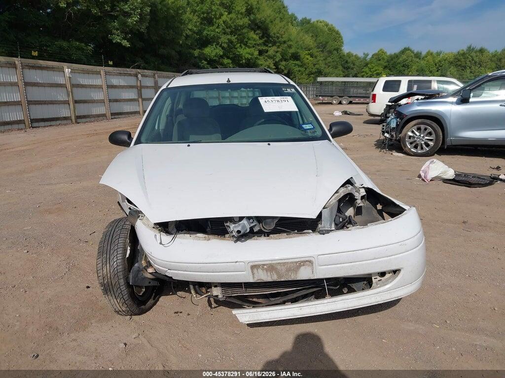 1FAFP36392W207145 2002 FORD FOCUS photo no. 6