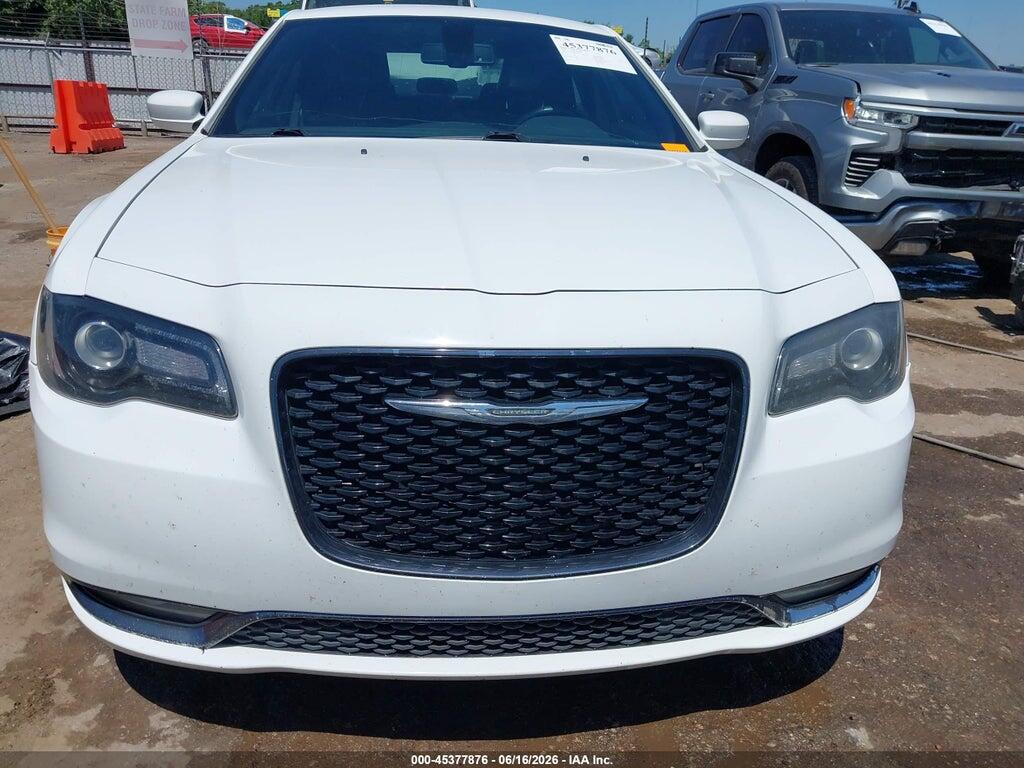 2C3CCABG6JH141077 2018 CHRYSLER 300 photo no. 12