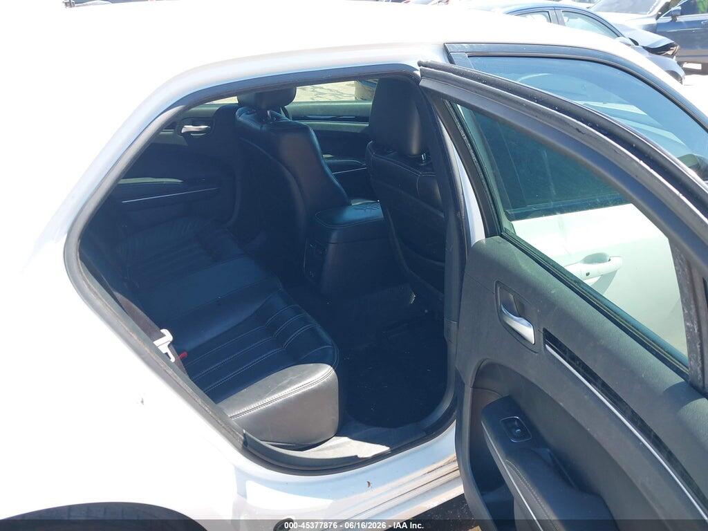 2C3CCABG6JH141077 2018 CHRYSLER 300 photo no. 8