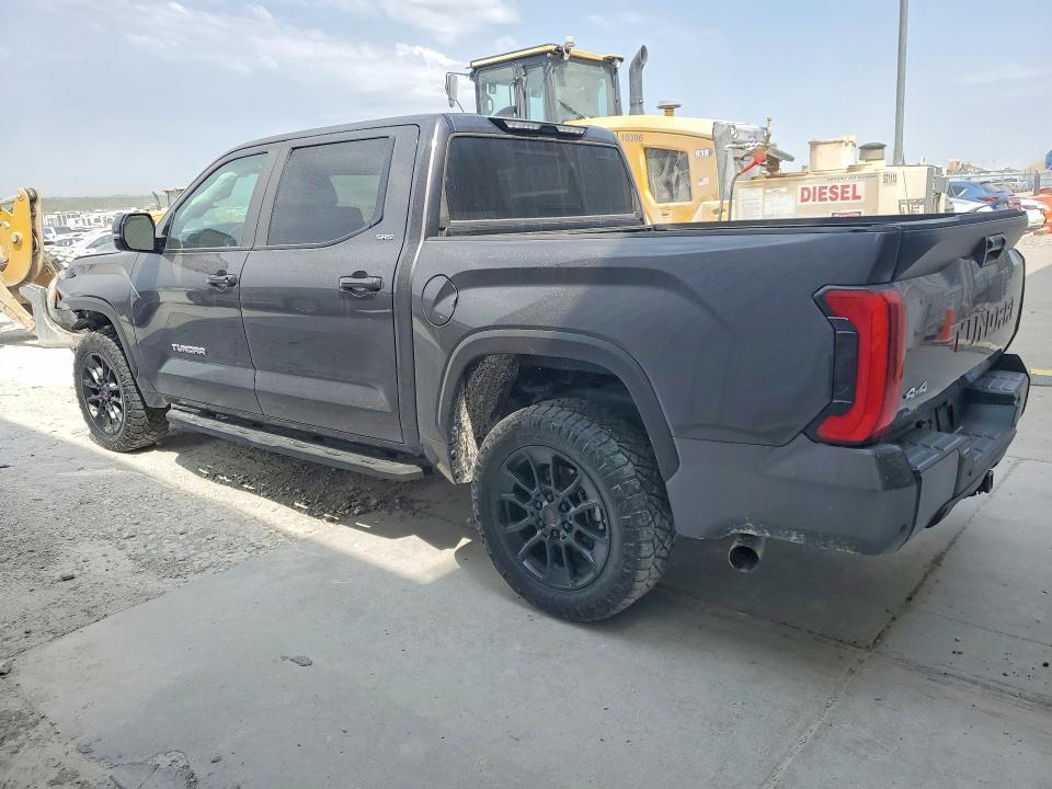 2024 TOYOTA TUNDRA SR5 — Фото 2 из 12