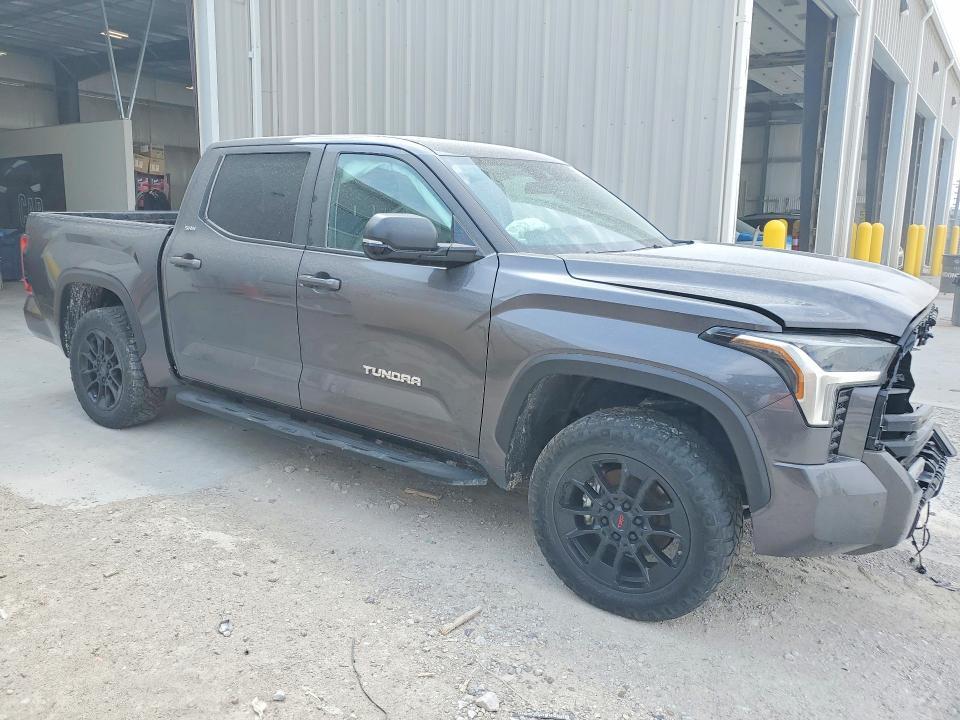 2024 TOYOTA TUNDRA SR5 — Фото 4 из 12