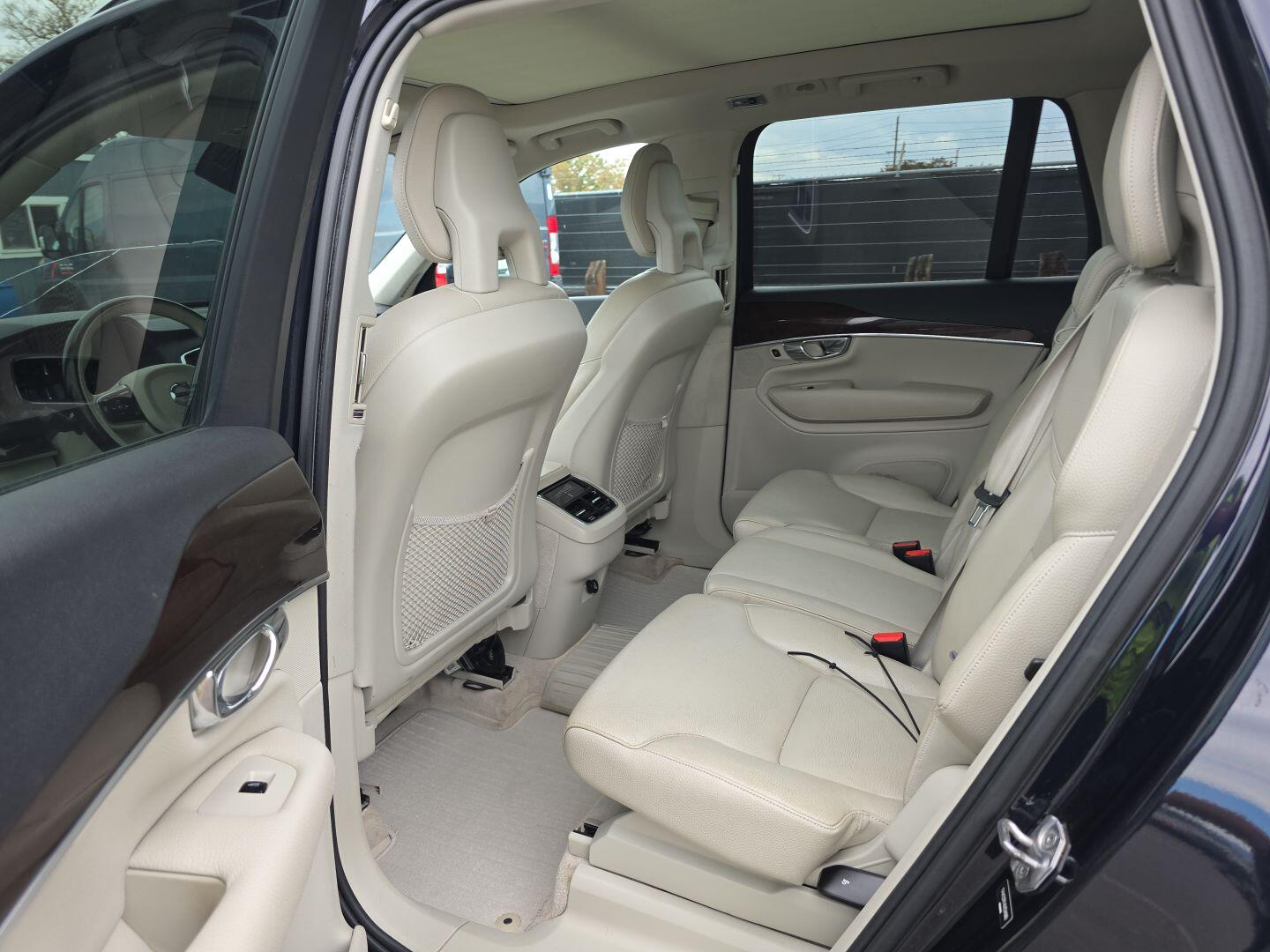 2016 VOLVO XC90 T6 MOMENTUM — Фото 12 из 16