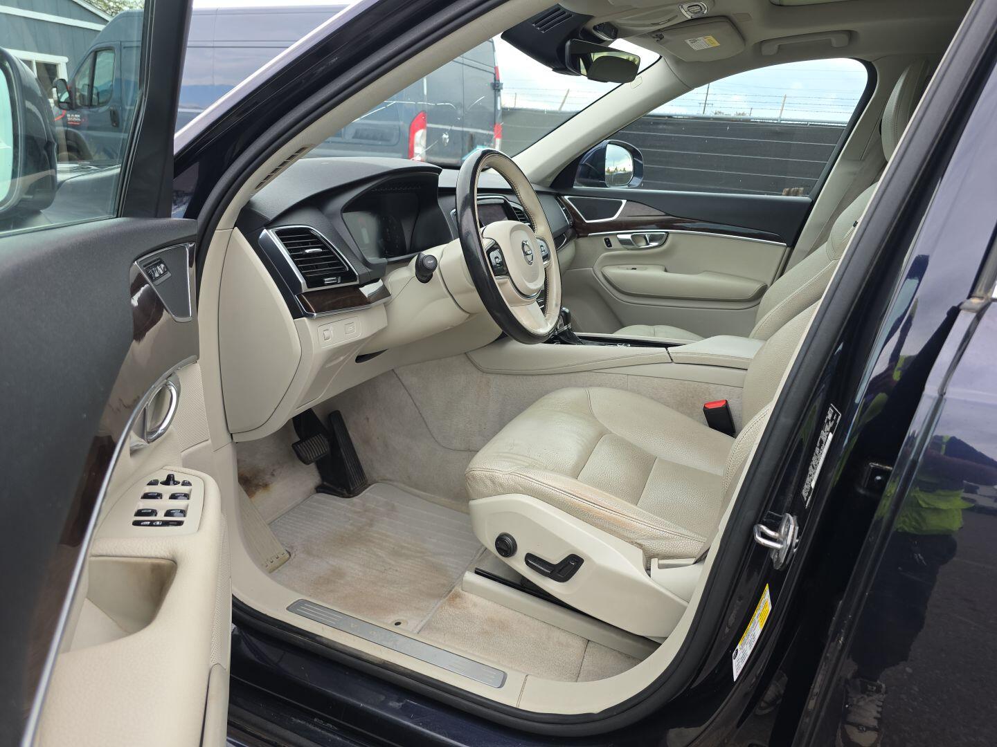 2016 VOLVO XC90 T6 MOMENTUM — Фото 5 из 16