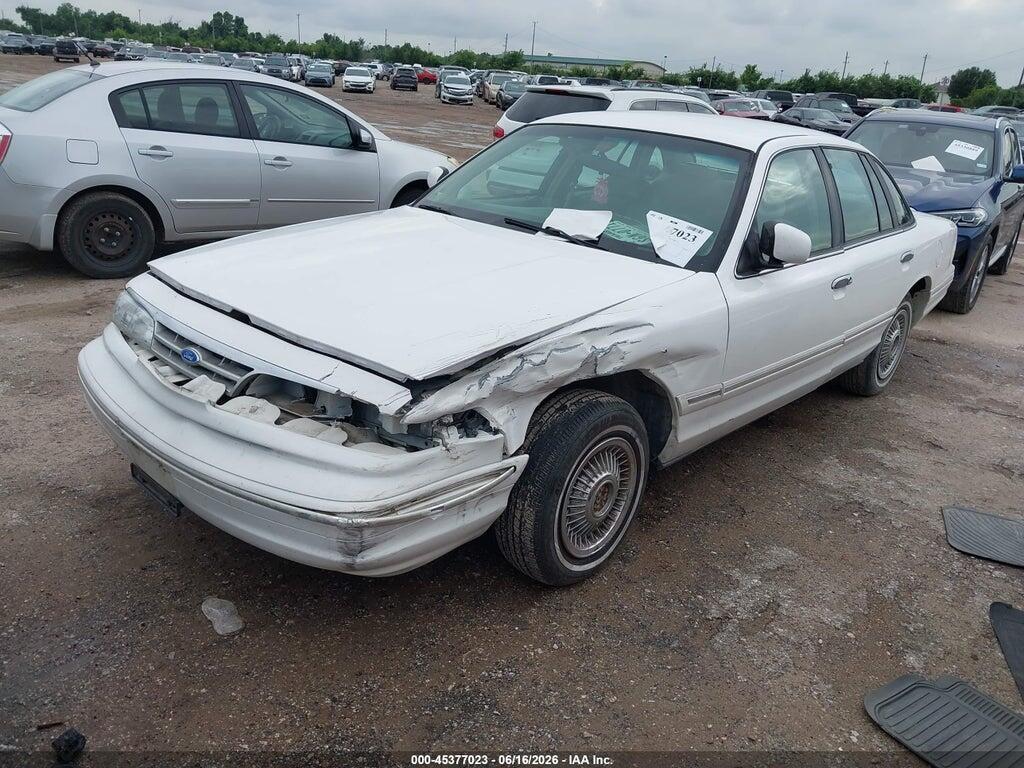 2FALP73W7VX132155 1997 FORD CROWN VICTORIA photo no. 2