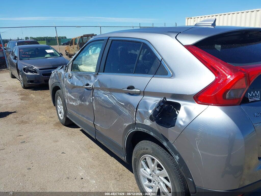 JA4AT3AA1JZ067637 2018 MITSUBISHI ECLIPSE CROSS photo no. 6