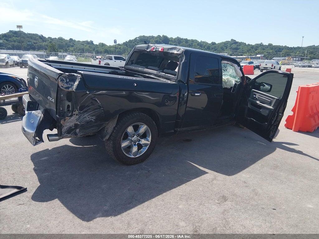 1C6RR7LT6JS196728 2018 RAM 1500 photo no. 2