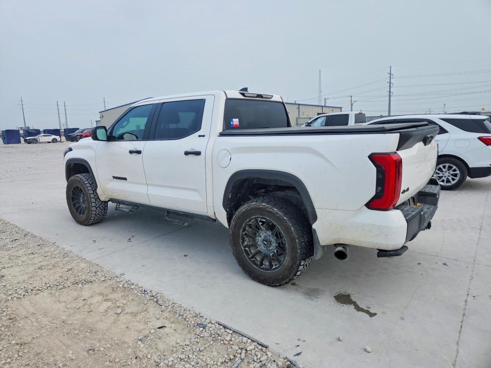 2024 TOYOTA TUNDRA SR5 — Фото 2 из 12