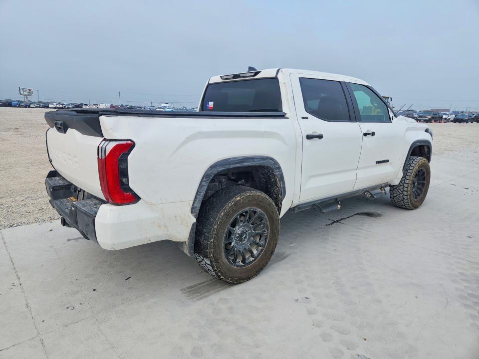 2024 TOYOTA TUNDRA SR5 — Фото 3 из 12