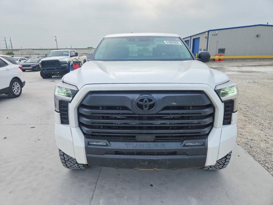 2024 TOYOTA TUNDRA SR5 — Фото 5 из 12