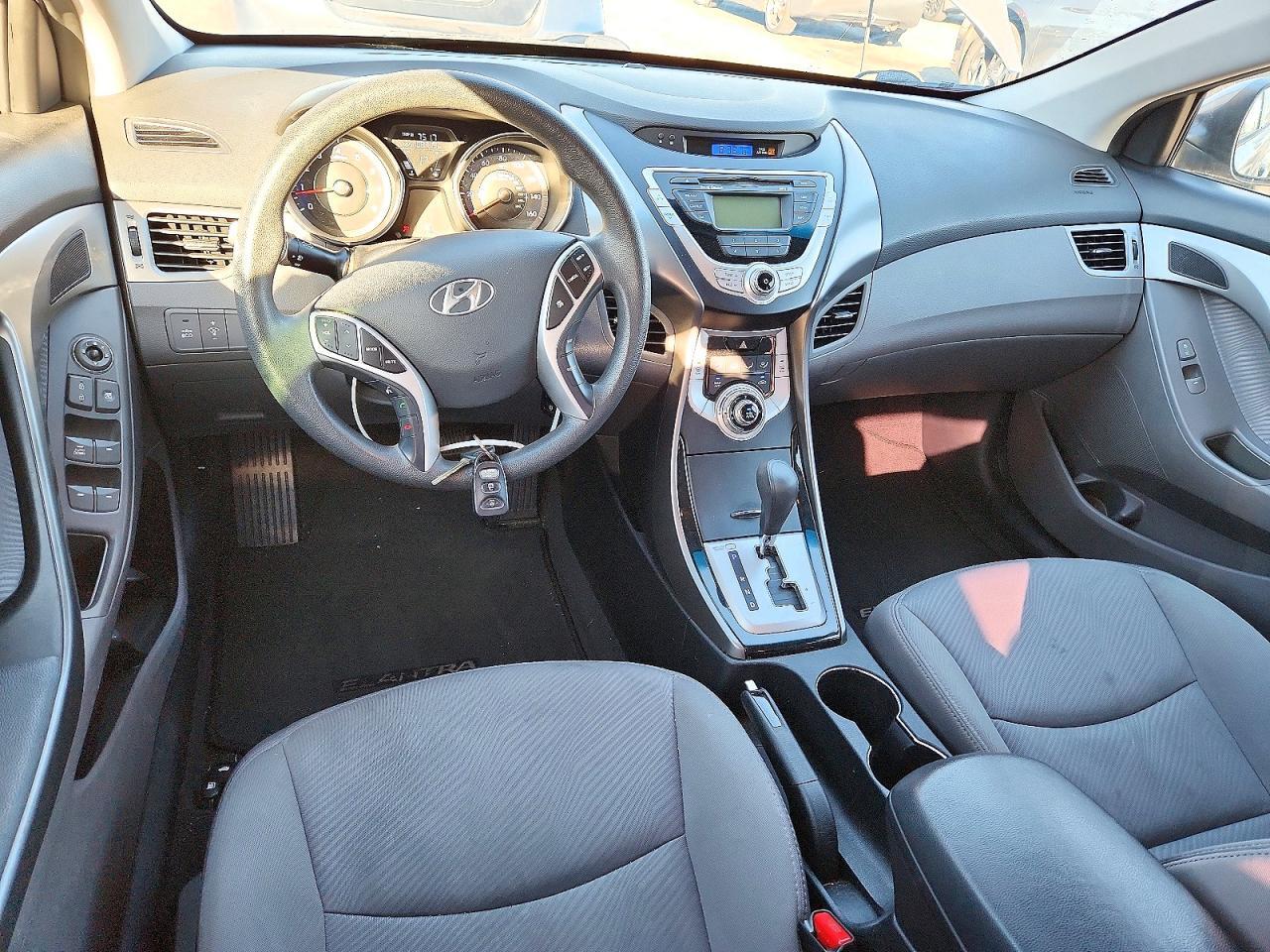 2012 HYUNDAI ELANTRA GLS — Фото 8 из 12