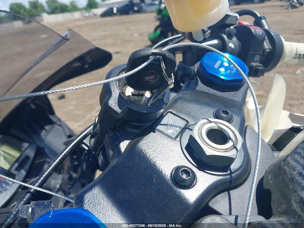 JH2PC40H3SK200288 2025 HONDA CBR600 photo no. 11