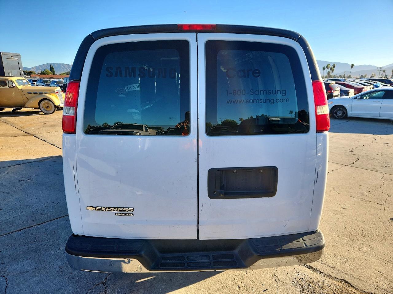 2016 CHEVROLET EXPRESS G2500 — Фото 6 из 13