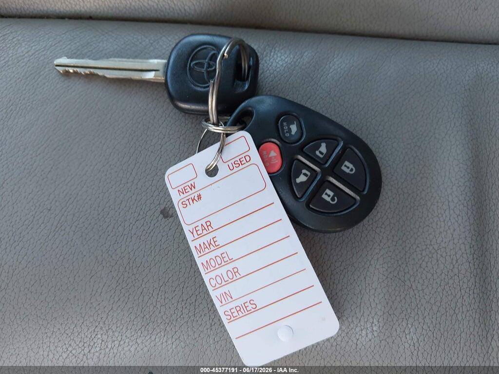 5TDYK3DC1ES504032 2014 TOYOTA SIENNA photo no. 11