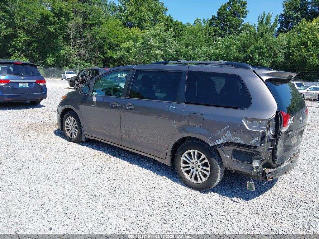 5TDYK3DC1ES504032 2014 TOYOTA SIENNA photo no. 3