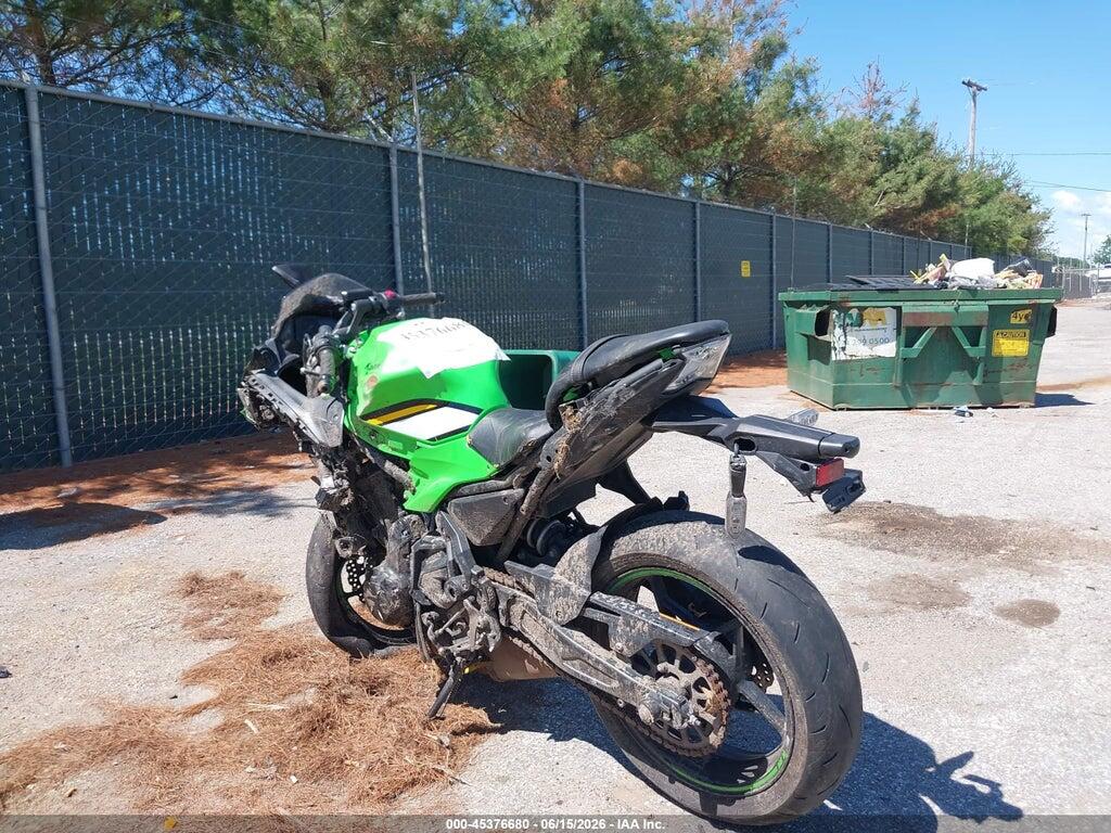 ML5EXEP12SDAD8508 2025 KAWASAKI EX650 photo no. 3