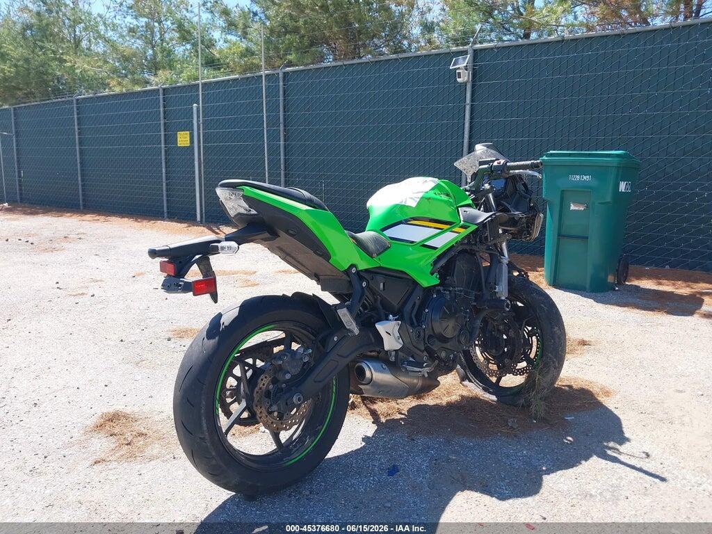 ML5EXEP12SDAD8508 2025 KAWASAKI EX650 photo no. 4