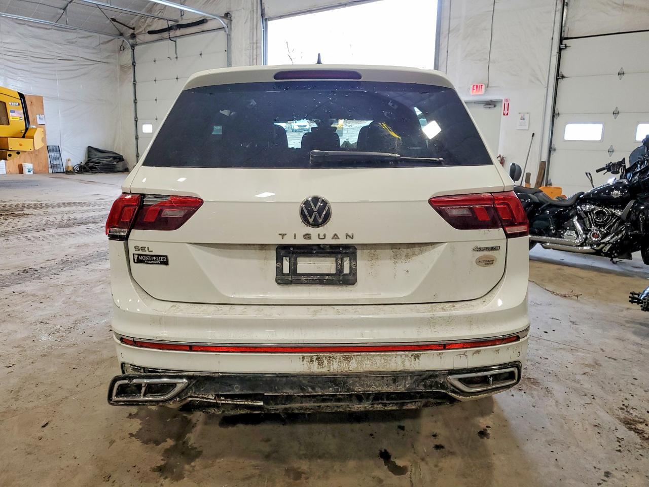 2024 VOLKSWAGEN TIGUAN SEL R-LINE BLACK — Фото 6 из 14