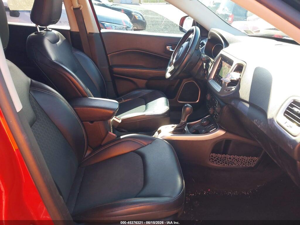 3C4NJDBB7JT131942 2018 JEEP COMPASS photo no. 5