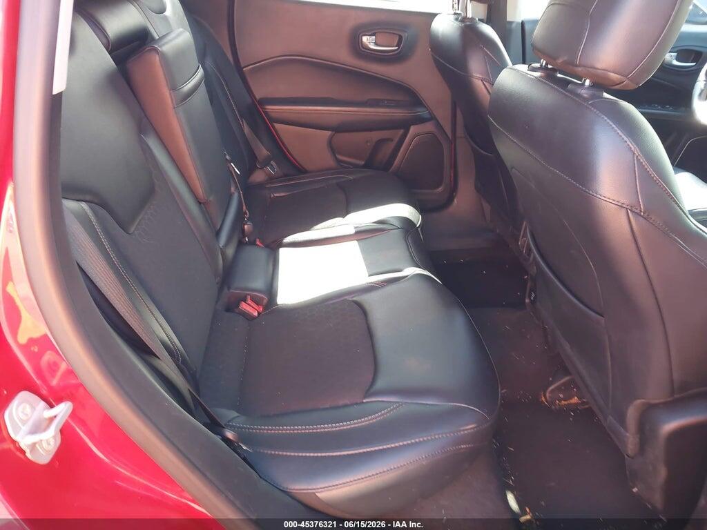 3C4NJDBB7JT131942 2018 JEEP COMPASS photo no. 8