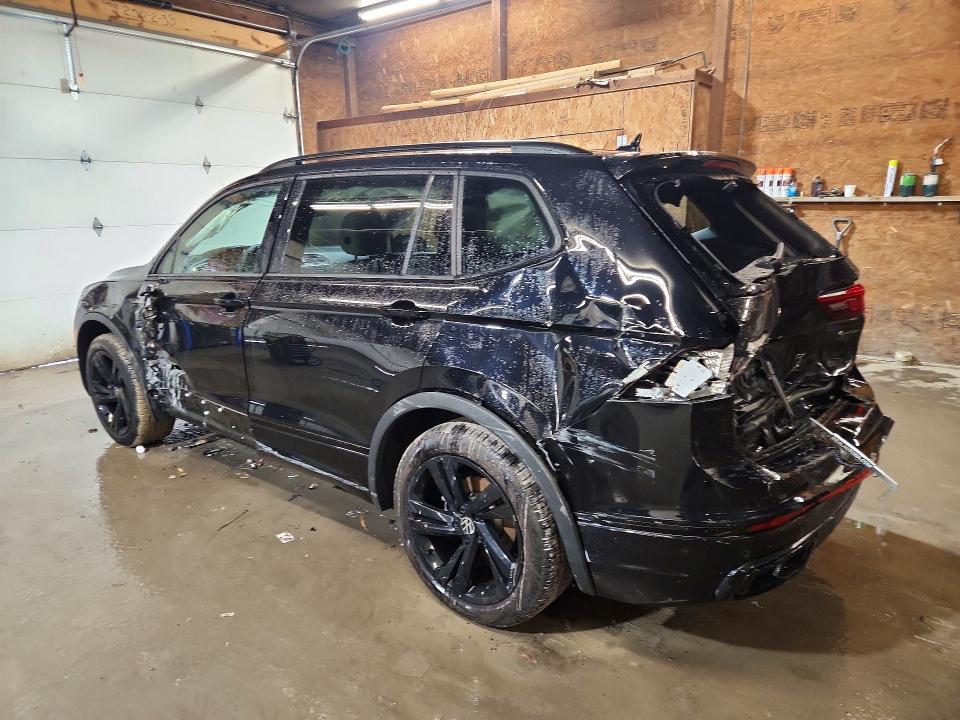 2024 VOLKSWAGEN TIGUAN SE R-LINE BLACK — Фото 2 из 13