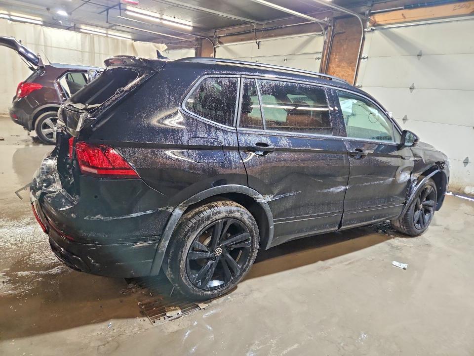 2024 VOLKSWAGEN TIGUAN SE R-LINE BLACK — Фото 3 из 13