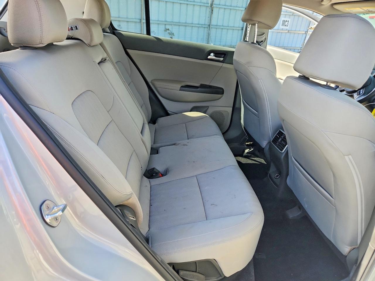 2019 KIA SPORTAGE LX — Фото 11 из 13