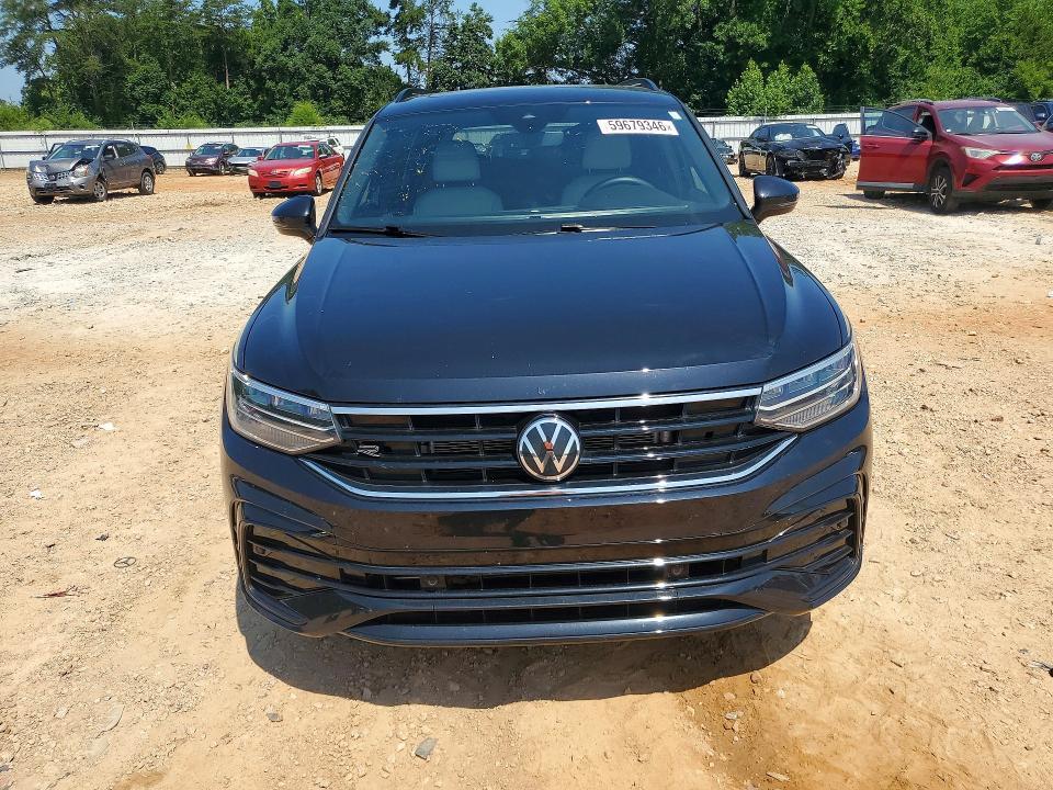 2024 VOLKSWAGEN TIGUAN SE R-LINE BLACK — Фото 5 из 14