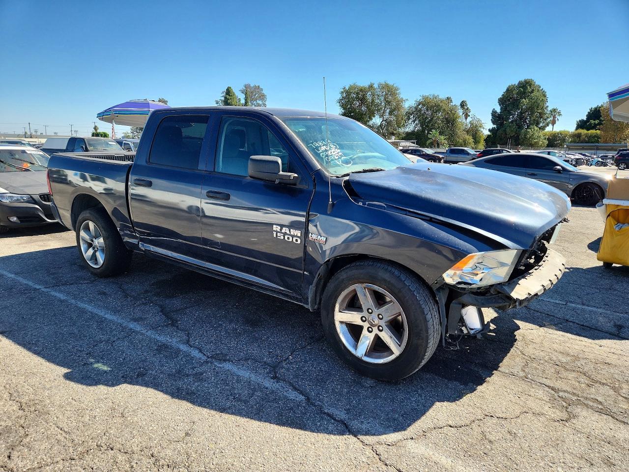 2015 RAM 1500 ST — Фото 4 из 12