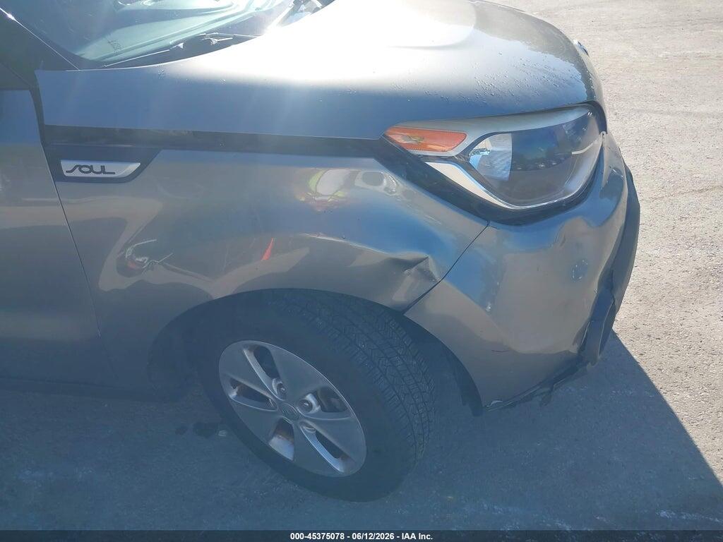 KNDJN2A22F7122747 2015 KIA SOUL photo no. 6